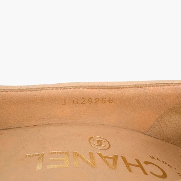 Chanel Quilted Cap Toe CC Pumps Size 36.5 US 5.5-6 Beige Black Low Heel Leather - Picture 14 of 14